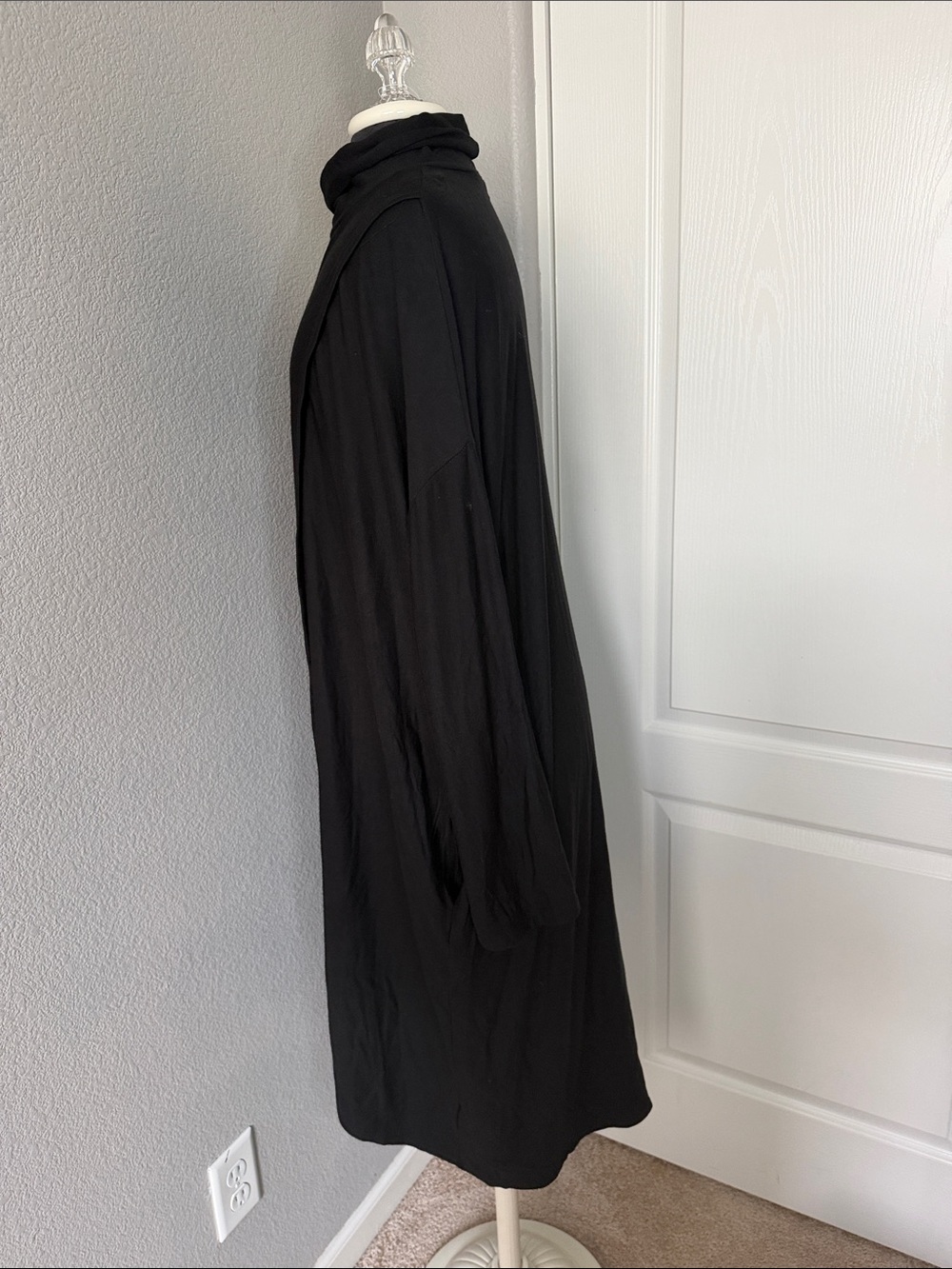 Lilyful Women's Black Turtleneck Draped Sweater Dress Tunic Size Large - Picture 3 of 8
